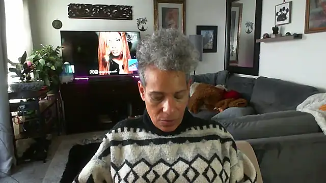 CeceilaMoon online show from 6, 3, 2026