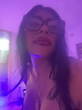 Snapshot of canela_10 chatting on 19, 10, 2025 canela 10 online show from 19, 10, 2025