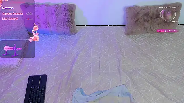 pauline golden1 online show from 25, 10, 2025