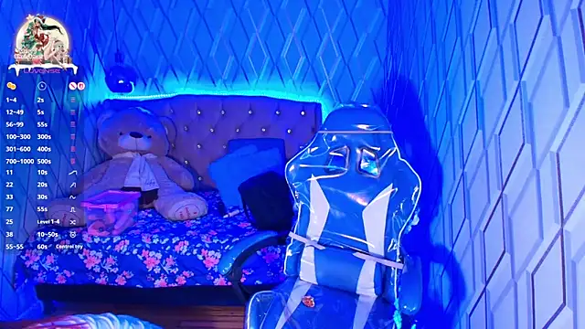 NicolleTaylor online show from 18, 11, 2025