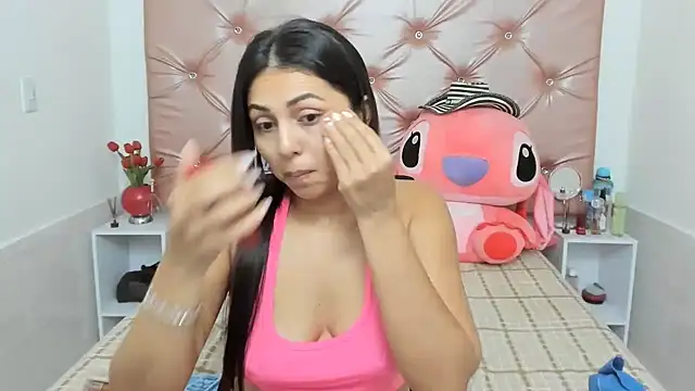 Snapshot of KatiaMoore chatting on 25, 10, 2025 KatiaMoore online show from 25, 10, 2025