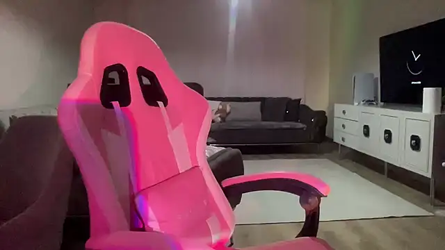 petitebeauty online show from 20, 4, 2026