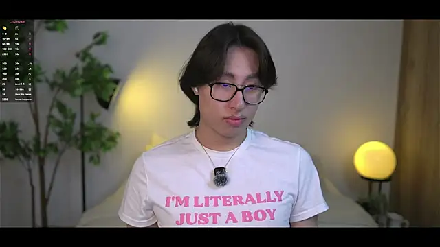 Snapshot of SrLuis18 chatting on 19, 11, 2025 SrLuis18 online show from 19, 11, 2025