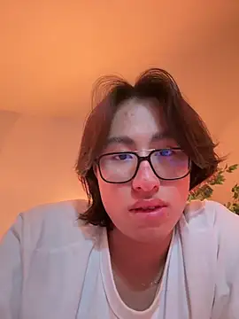 Snapshot of SrLuis18 chatting on 18, 12, 2025 SrLuis18 online show from 18, 12, 2025