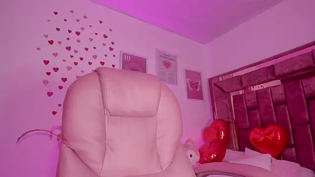 Celestecute  online show from 17, 2, 2025