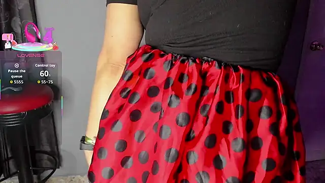 Snapshot of MarthinaBaker chatting on 30, 10, 2025 MarthinaBaker online show from 30, 10, 2025