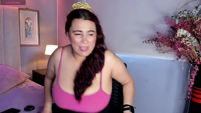 Snapshot of MarthinaBaker chatting on 13, 11, 2025 MarthinaBaker online show from 13, 11, 2025