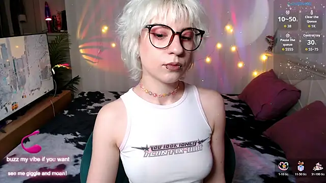 Snapshot of _Moonlight_t chatting on 18, 12, 2025 Moonlight t online show from 18, 12, 2025