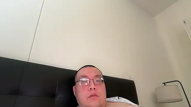 Snapshot of slaveasianboy chatting on 14, 12, 2025 slaveasianboy online show from 14, 12, 2025