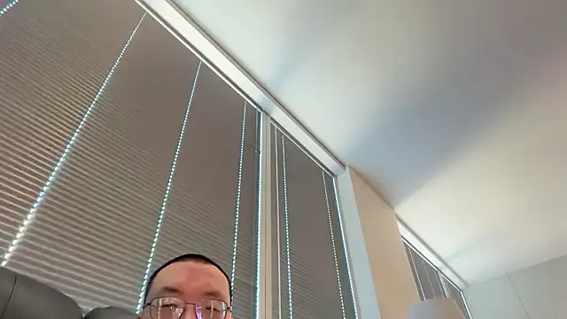 Snapshot of slaveasianboy chatting on 21, 12, 2025 slaveasianboy online show from 21, 12, 2025