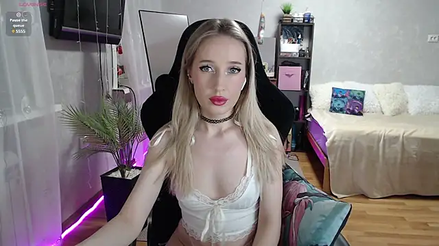 Little Soph online show from 25, 1, 2025