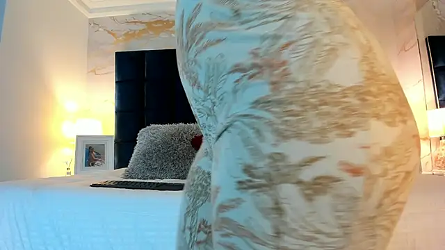 EVELIN MASON online show from 2, 10, 2025