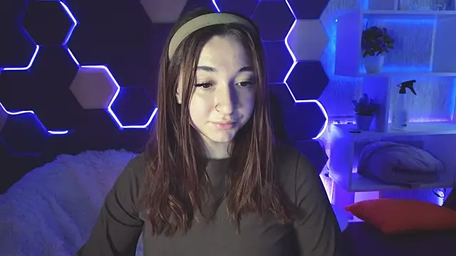 Snapshot of YasmineWest chatting on 20, 12, 2024 YasmineWest online show from 20, 12, 2024