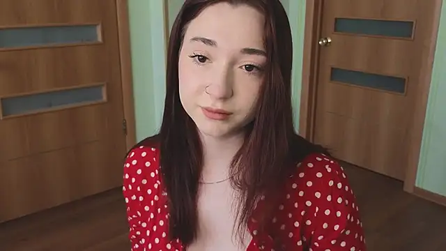 Snapshot of YasmineWest chatting on 5, 2, 2025 YasmineWest online show from 5, 2, 2025