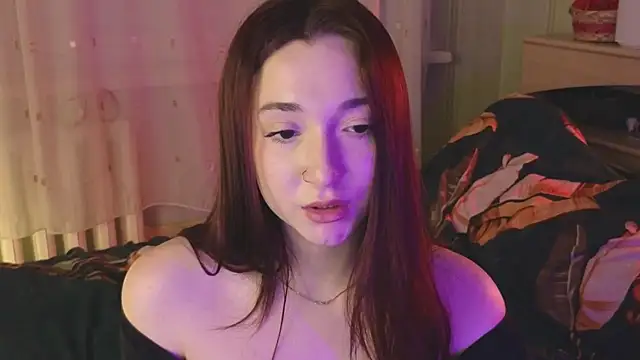 Snapshot of YasmineWest chatting on 5, 2, 2025 YasmineWest online show from 5, 2, 2025