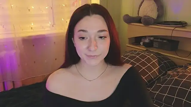 Snapshot of YasmineWest chatting on 20, 2, 2025 YasmineWest online show from 20, 2, 2025