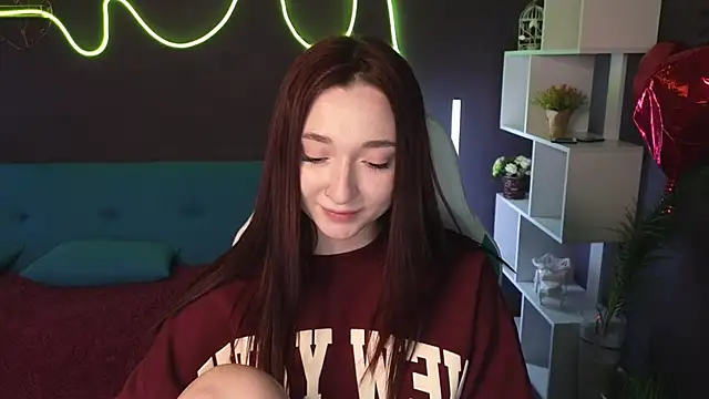 Snapshot of YasmineWest chatting on 24, 2, 2025 YasmineWest online show from 24, 2, 2025