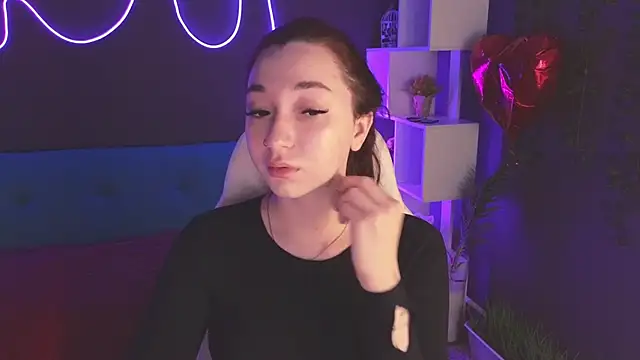 Snapshot of YasmineWest chatting on 11, 3, 2025 YasmineWest online show from 11, 3, 2025