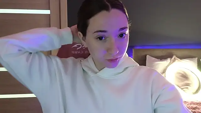 Snapshot of YasmineWest chatting on 9, 9, 2025 YasmineWest online show from 9, 9, 2025