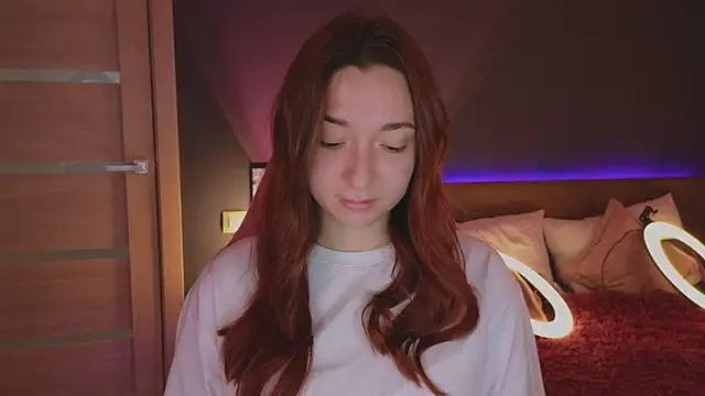 Snapshot of YasmineWest chatting on 11, 9, 2025 YasmineWest online show from 11, 9, 2025