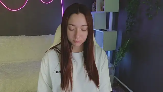 Snapshot of YasmineWest chatting on 1, 10, 2025 YasmineWest online show from 1, 10, 2025