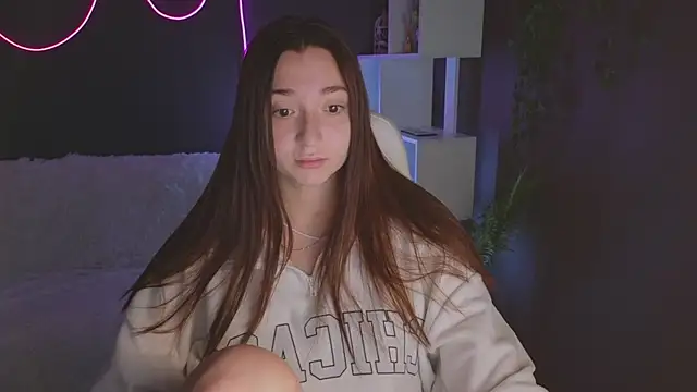 Snapshot of YasmineWest chatting on 2, 10, 2025 YasmineWest online show from 2, 10, 2025