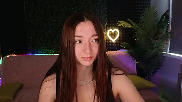 Snapshot of YasmineWest chatting on 8, 10, 2025 YasmineWest online show from 8, 10, 2025