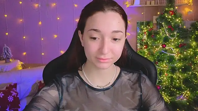 Snapshot of YasmineWest chatting on 10, 1, 2026 YasmineWest online show from 10, 1, 2026