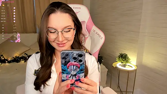 Snapshot of AnnikaAllison chatting on 12, 11, 2025 AnnikaAllison online show from 12, 11, 2025