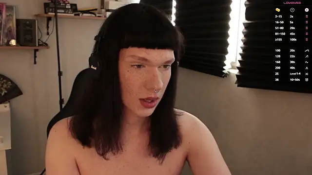 carthylovvve online show from 28, 2, 2025