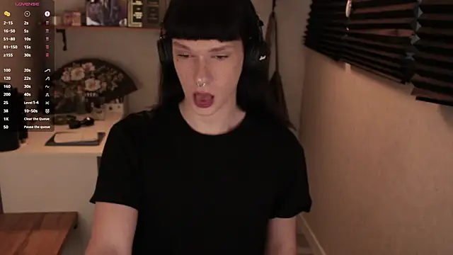 carthylovvve online show from 13, 3, 2025