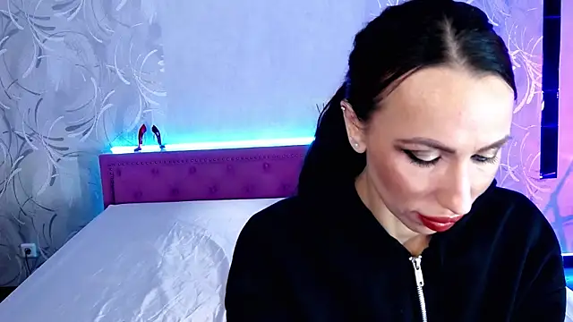 MeganLuxstar online show from 28, 4, 2026