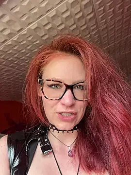 Snapshot of die-EinHORNY-WG chatting on 4, 6, 2026 die-EinHORNY-WG online show from 4, 6, 2026