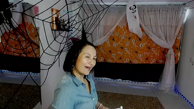 lollita 23  online show from 28, 10, 2025