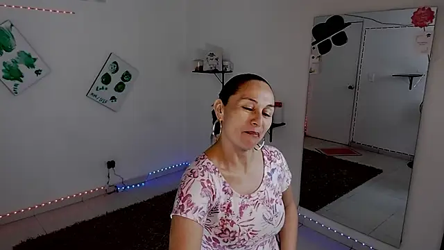 lollita 23  online show from 13, 11, 2025