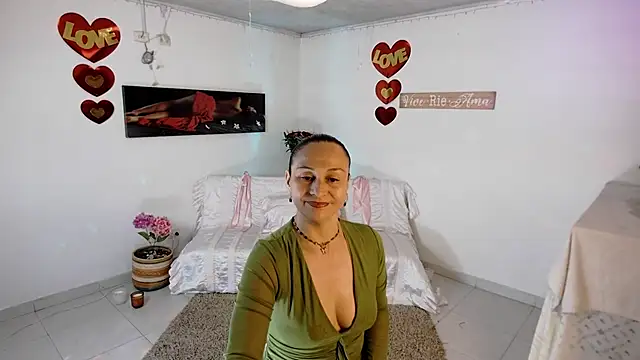 Snapshot of lollita_23_ chatting on 17, 4, 2026 lollita 23 online show from 17, 4, 2026