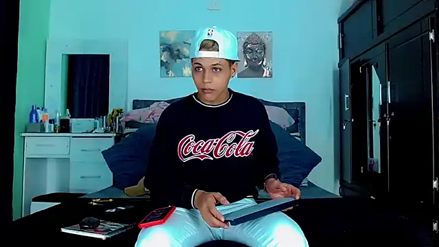 Liamscott  online show from 28, 9, 2025