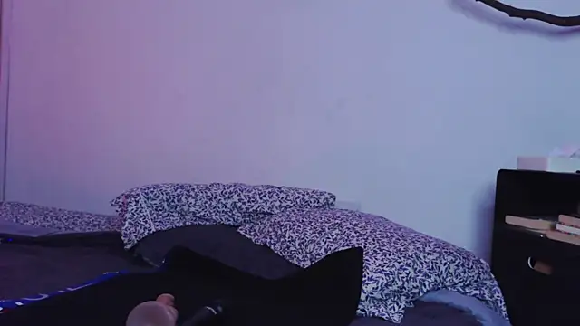 purple em69 online show from 17, 9, 2025