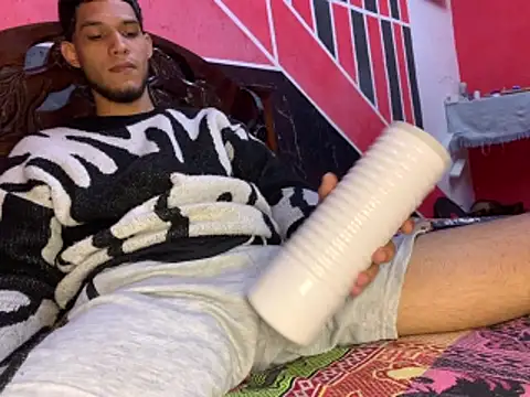 Snapshot of tanned_boy chatting on 23, 4, 2026 tanned boy online show from 23, 4, 2026