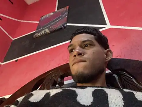 Snapshot of tanned_boy chatting on 1, 5, 2026 tanned boy online show from 1, 5, 2026