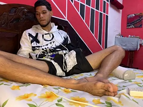 Snapshot of tanned_boy chatting on 2, 5, 2026 tanned boy online show from 2, 5, 2026