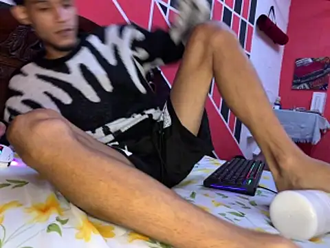 Snapshot of tanned_boy chatting on 24, 5, 2026 tanned boy online show from 24, 5, 2026