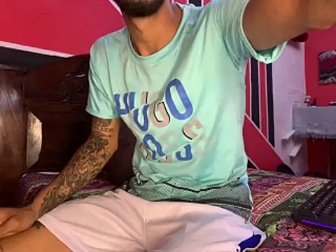 Snapshot of tanned_boy chatting on 10, 6, 2026 tanned boy online show from 10, 6, 2026