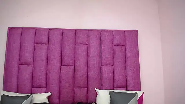 Snapshot of CrushOnMe_ chatting on 19, 10, 2025 CrushOnMe online show from 19, 10, 2025