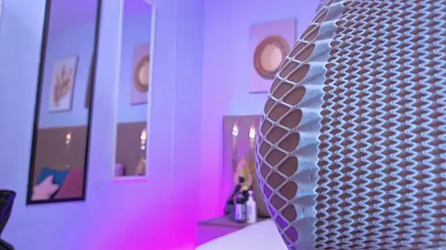 Snapshot of sarah_cruzz_ chatting on 26, 11, 2025 sarah cruzz online show from 26, 11, 2025