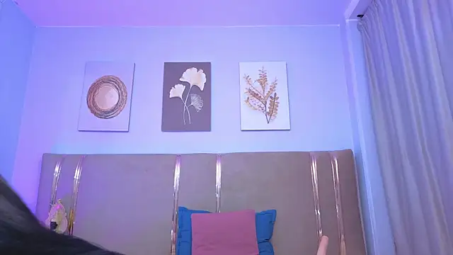 Snapshot of sarah_cruzz_ chatting on 5, 12, 2025 sarah cruzz online show from 5, 12, 2025