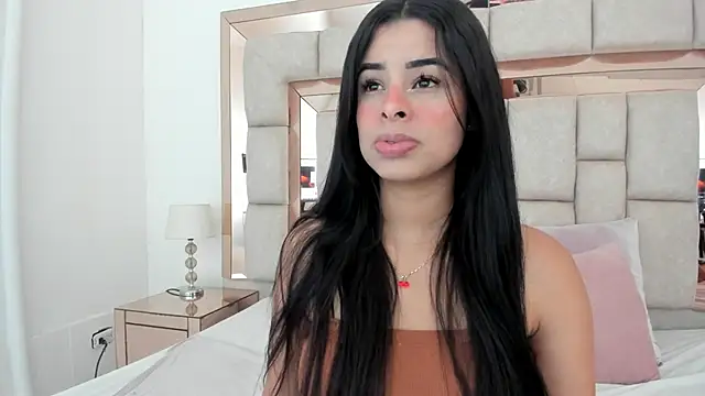 Snapshot of emma_castilloo chatting on 29, 12, 2024 emma castilloo online show from 29, 12, 2024