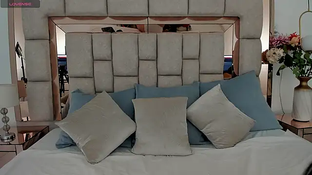 Snapshot of emma_castilloo chatting on 2, 11, 2025 emma castilloo online show from 2, 11, 2025