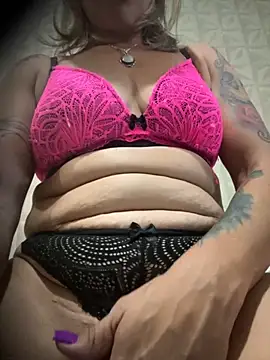 Snapshot of loiracps chatting on 15, 9, 2025 loiracps online show from 15, 9, 2025