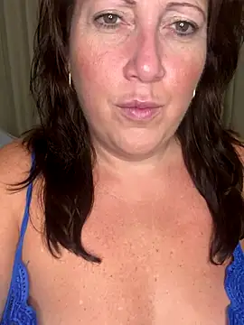 Snapshot of xsexycurvymilf chatting on 2, 12, 2024 xsexycurvymilf online show from 2, 12, 2024